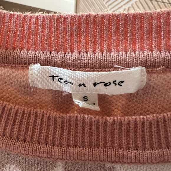 Boutique Cheetah Sweater - Picture 3 of 4